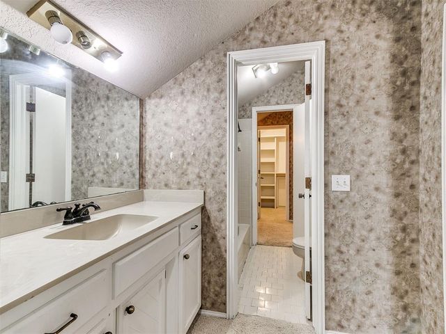 8101 Brownsville Lane, Bethany, OK 73008