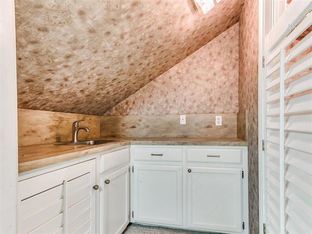 8101 Brownsville Lane, Bethany, OK 73008
