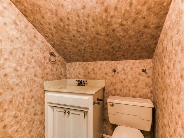 8101 Brownsville Lane, Bethany, OK 73008