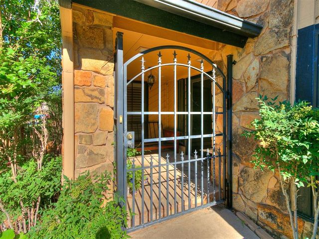 8101 Brownsville Lane, Bethany, OK 73008