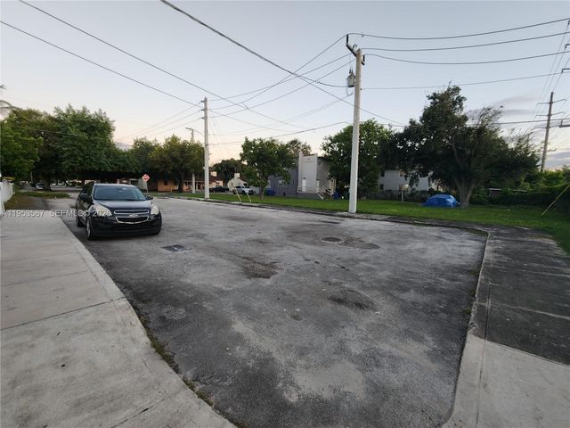 405 NW 64th St 2, Miami, FL 33150