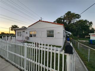 405 NW 64th St 2, Miami, FL 33150