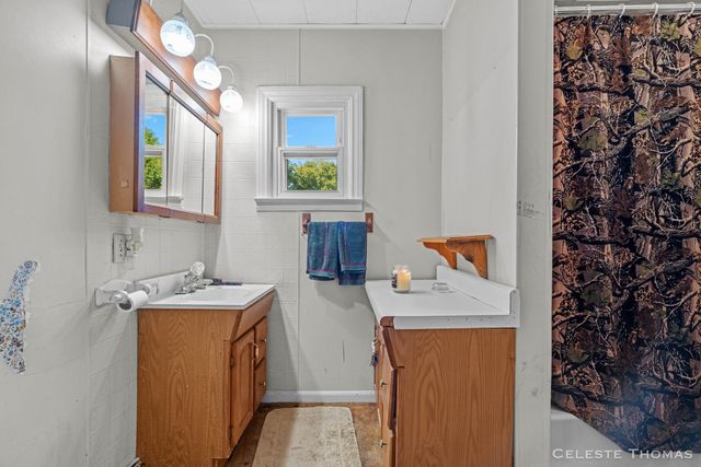 1641 N Buys Road, Laketon Twp, MI 49445