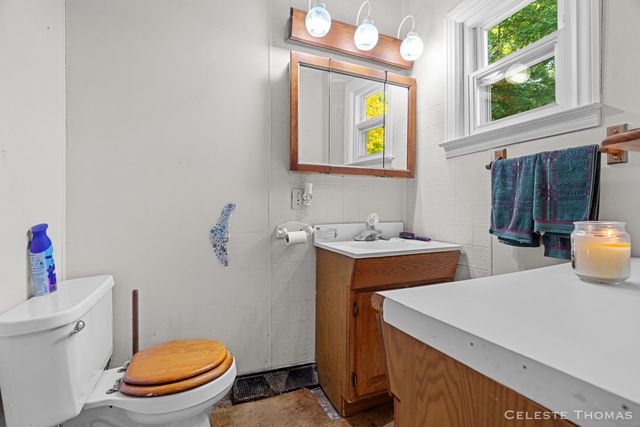 1641 N Buys Road, Laketon Twp, MI 49445