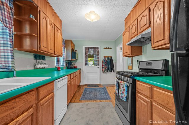 1641 N Buys Road, Laketon Twp, MI 49445