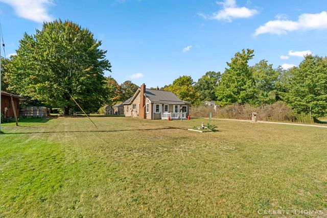 1641 N Buys Road, Laketon Twp, MI 49445