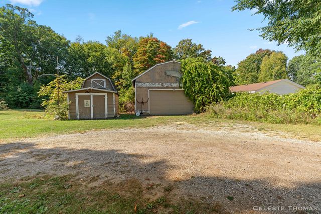 1641 N Buys Road, Laketon Twp, MI 49445