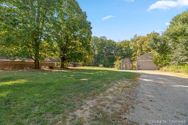 1641 N Buys Road, Laketon Twp, MI 49445