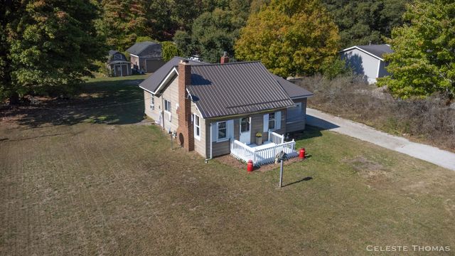 1641 N Buys Road, Laketon Twp, MI 49445