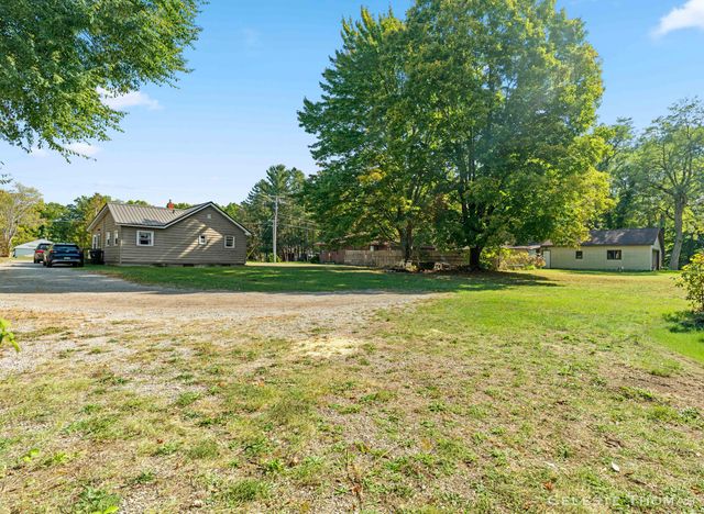 1641 N Buys Road, Laketon Twp, MI 49445