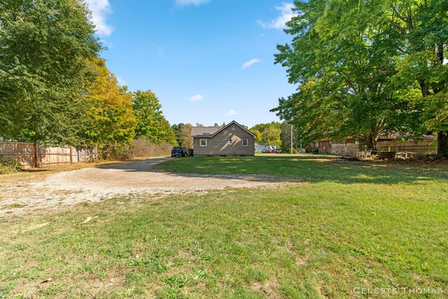 1641 N Buys Road, Laketon Twp, MI 49445