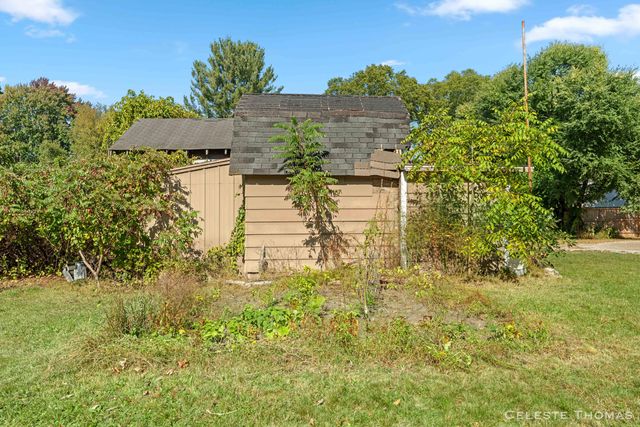 1641 N Buys Road, Laketon Twp, MI 49445