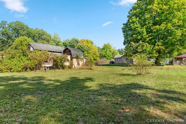 1641 N Buys Road, Laketon Twp, MI 49445