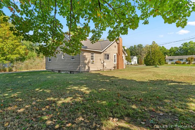 1641 N Buys Road, Laketon Twp, MI 49445