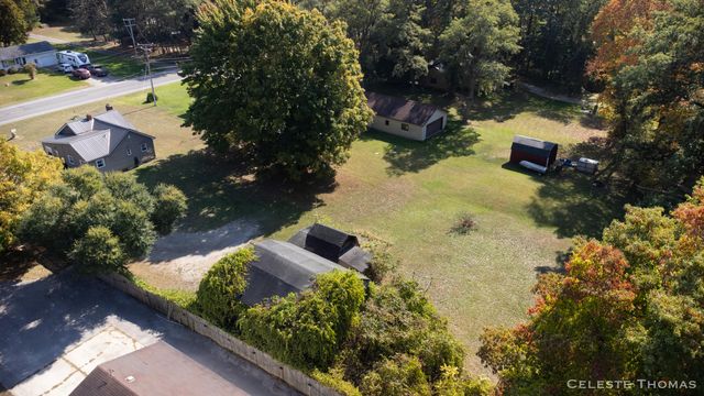 1641 N Buys Road, Laketon Twp, MI 49445