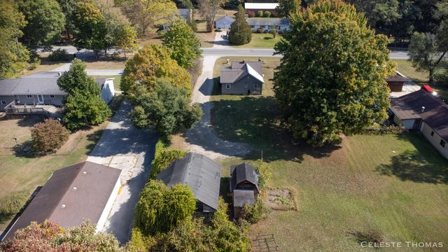 1641 N Buys Road, Laketon Twp, MI 49445