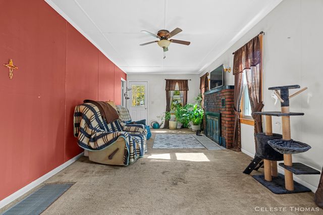 1641 N Buys Road, Laketon Twp, MI 49445