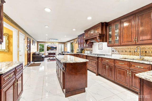 1 Pine Ridge Drive, Edison, NJ 08820