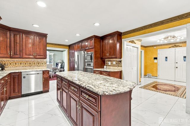 1 Pine Ridge Drive, Edison, NJ 08820
