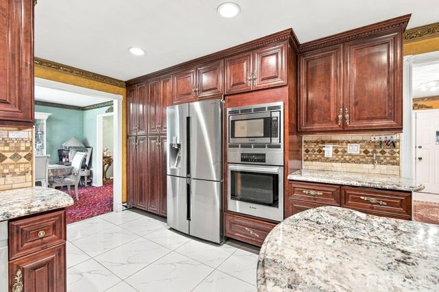 1 Pine Ridge Drive, Edison, NJ 08820