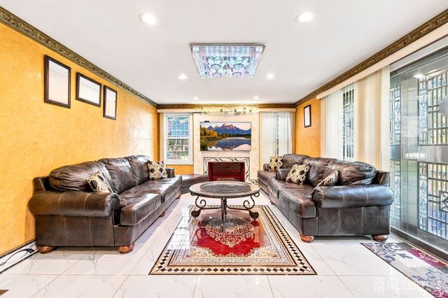 1 Pine Ridge Drive, Edison, NJ 08820