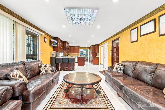 1 Pine Ridge Drive, Edison, NJ 08820
