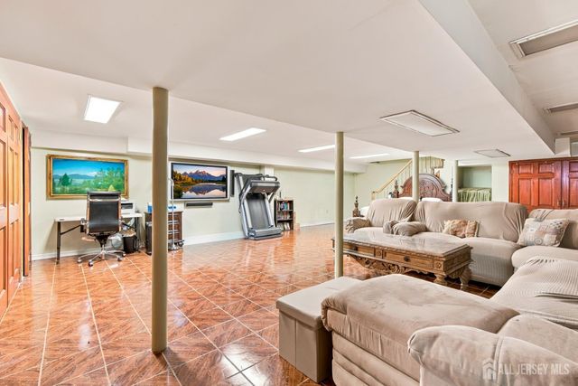 1 Pine Ridge Drive, Edison, NJ 08820