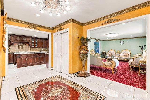 1 Pine Ridge Drive, Edison, NJ 08820