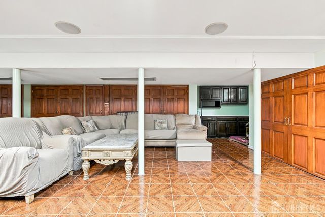 1 Pine Ridge Drive, Edison, NJ 08820