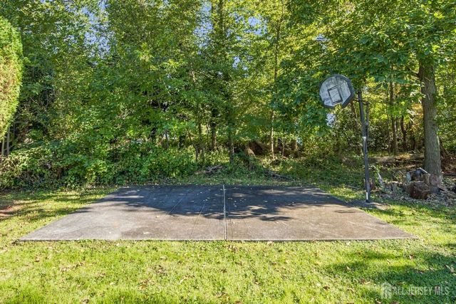 1 Pine Ridge Drive, Edison, NJ 08820