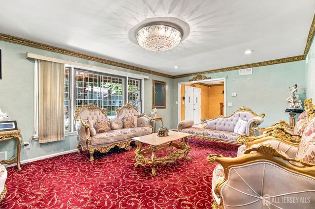 1 Pine Ridge Drive, Edison, NJ 08820