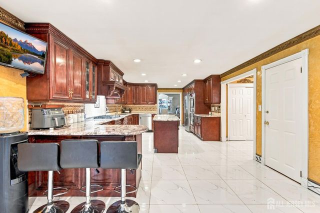 1 Pine Ridge Drive, Edison, NJ 08820