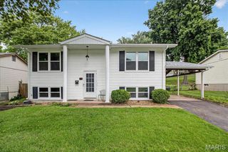 5328 Ville Rosa Lane, Hazelwood, MO 63042