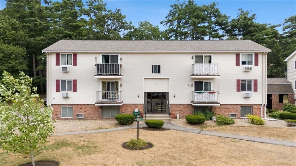 10 Royal Dane Dr 79, Marshfield, MA 02050