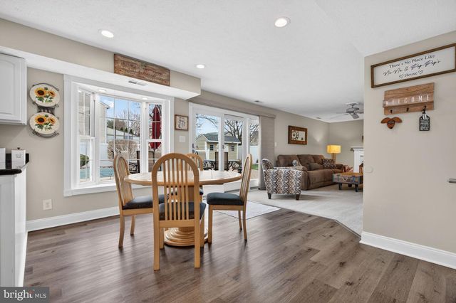 210 COUNTRY FARMS RD, Marlton, NJ 08053