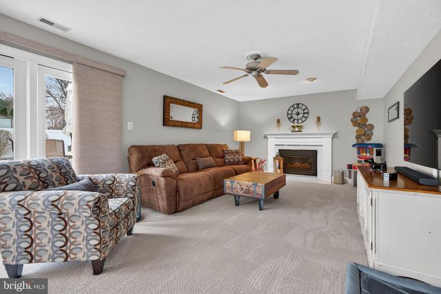 210 COUNTRY FARMS RD, Marlton, NJ 08053