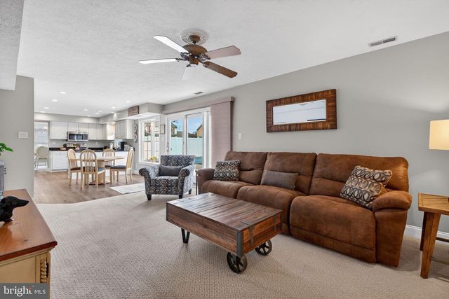 210 COUNTRY FARMS RD, Marlton, NJ 08053