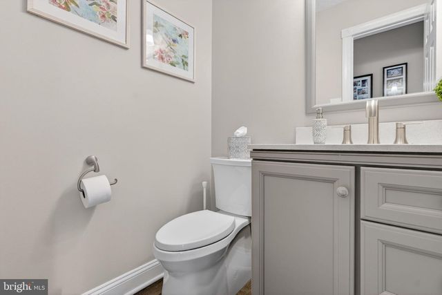 210 COUNTRY FARMS RD, Marlton, NJ 08053