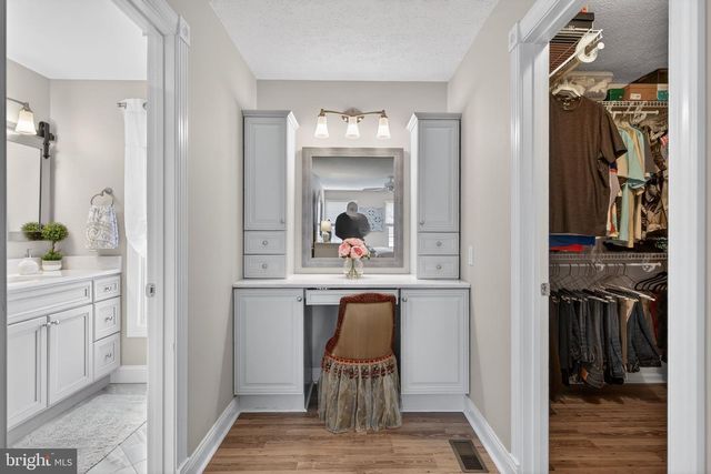 210 COUNTRY FARMS RD, Marlton, NJ 08053