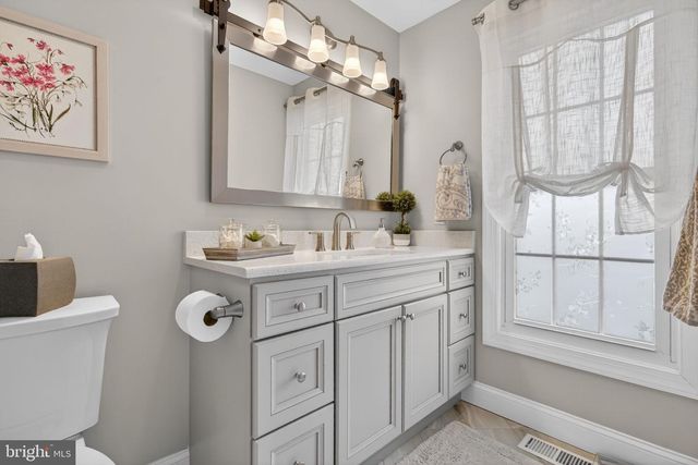 210 COUNTRY FARMS RD, Marlton, NJ 08053