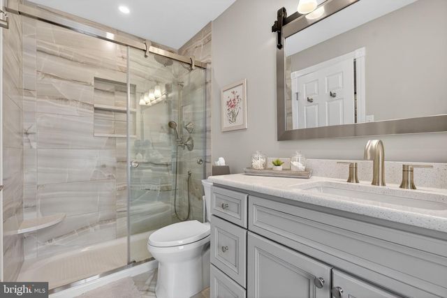 210 COUNTRY FARMS RD, Marlton, NJ 08053