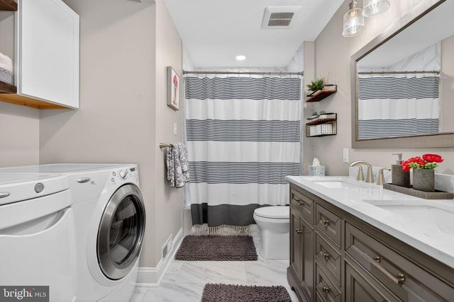 210 COUNTRY FARMS RD, Marlton, NJ 08053