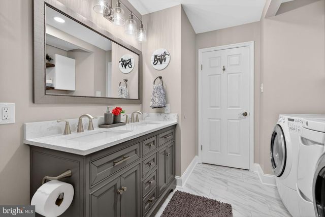 210 COUNTRY FARMS RD, Marlton, NJ 08053