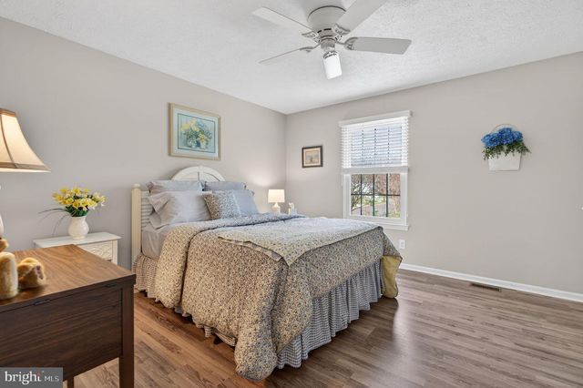 210 COUNTRY FARMS RD, Marlton, NJ 08053