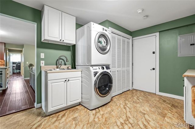 1503 Papillon Drive, St Louis, MO 63146