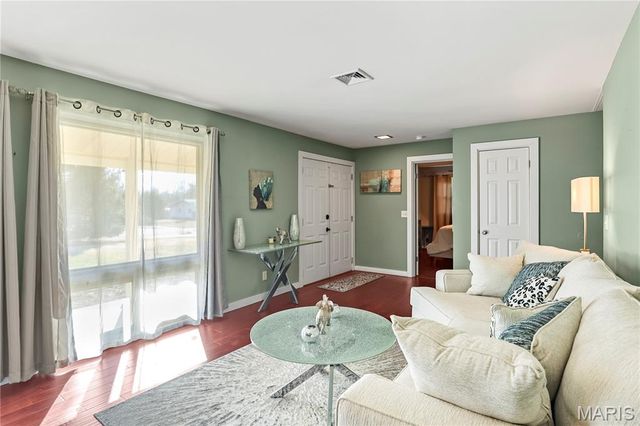 1503 Papillon Drive, St Louis, MO 63146