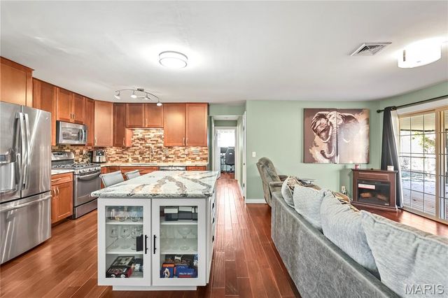 1503 Papillon Drive, St Louis, MO 63146