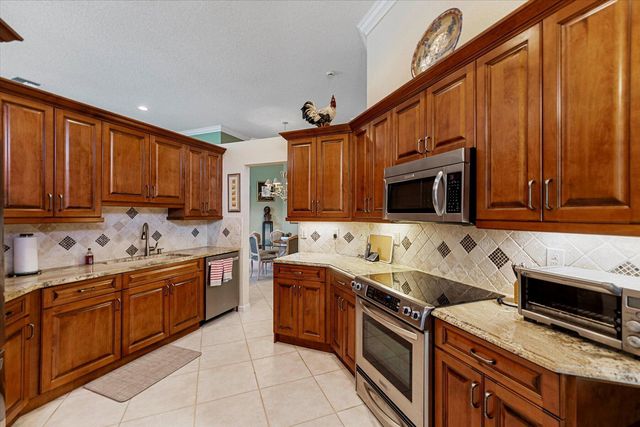 4663 Carlton Golf Drive, Wellington, FL 33449