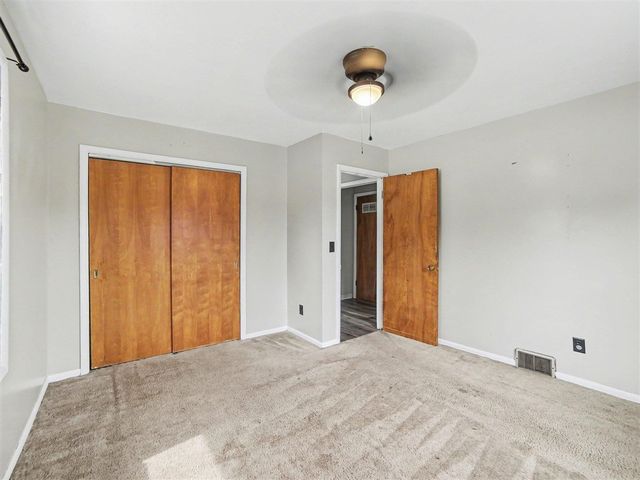 1825 Oak Park Drive, Muskegon, MI 49442