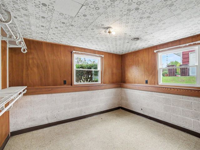 1825 Oak Park Drive, Muskegon, MI 49442